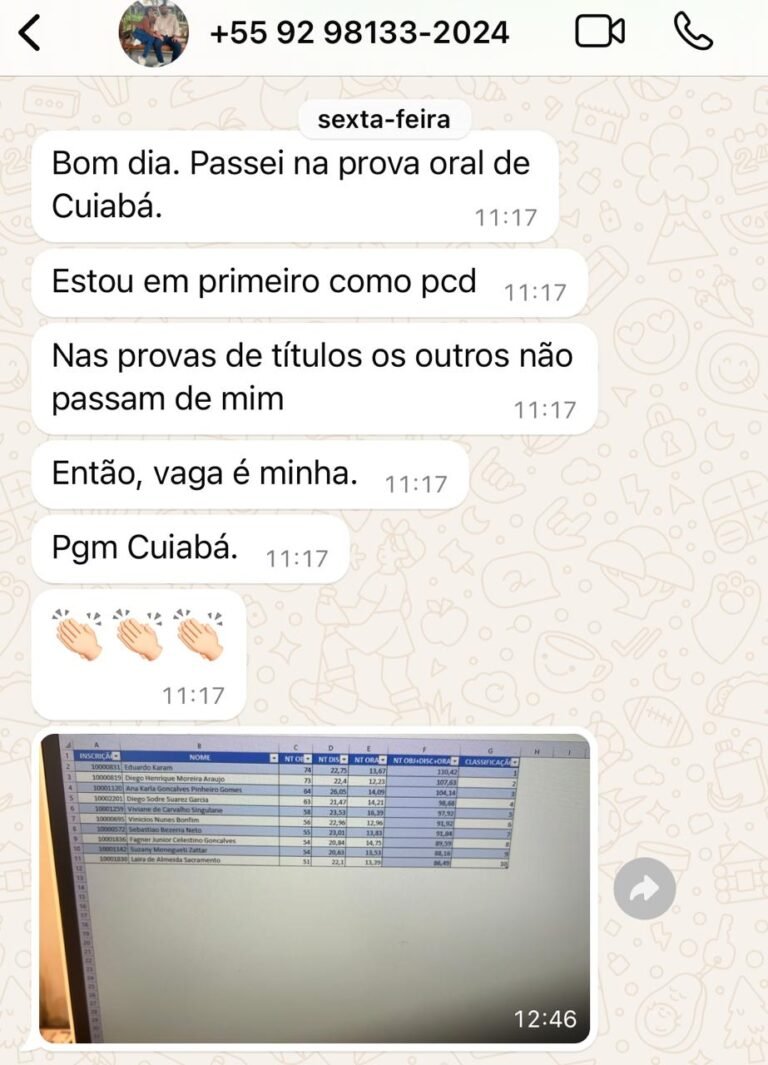 Aluno comemora aprovação na prova oral de Cuiabá