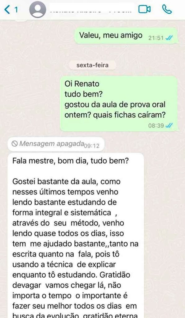 Aluna reflete sobre retórica e oratória após aula de prova oral
